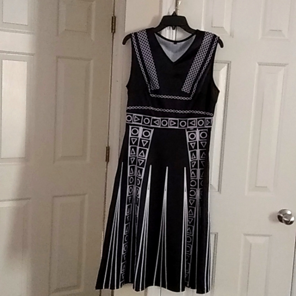 Casual Black & White Dress